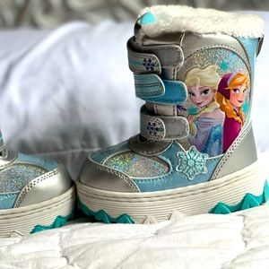 Disney Frozen toddler boots